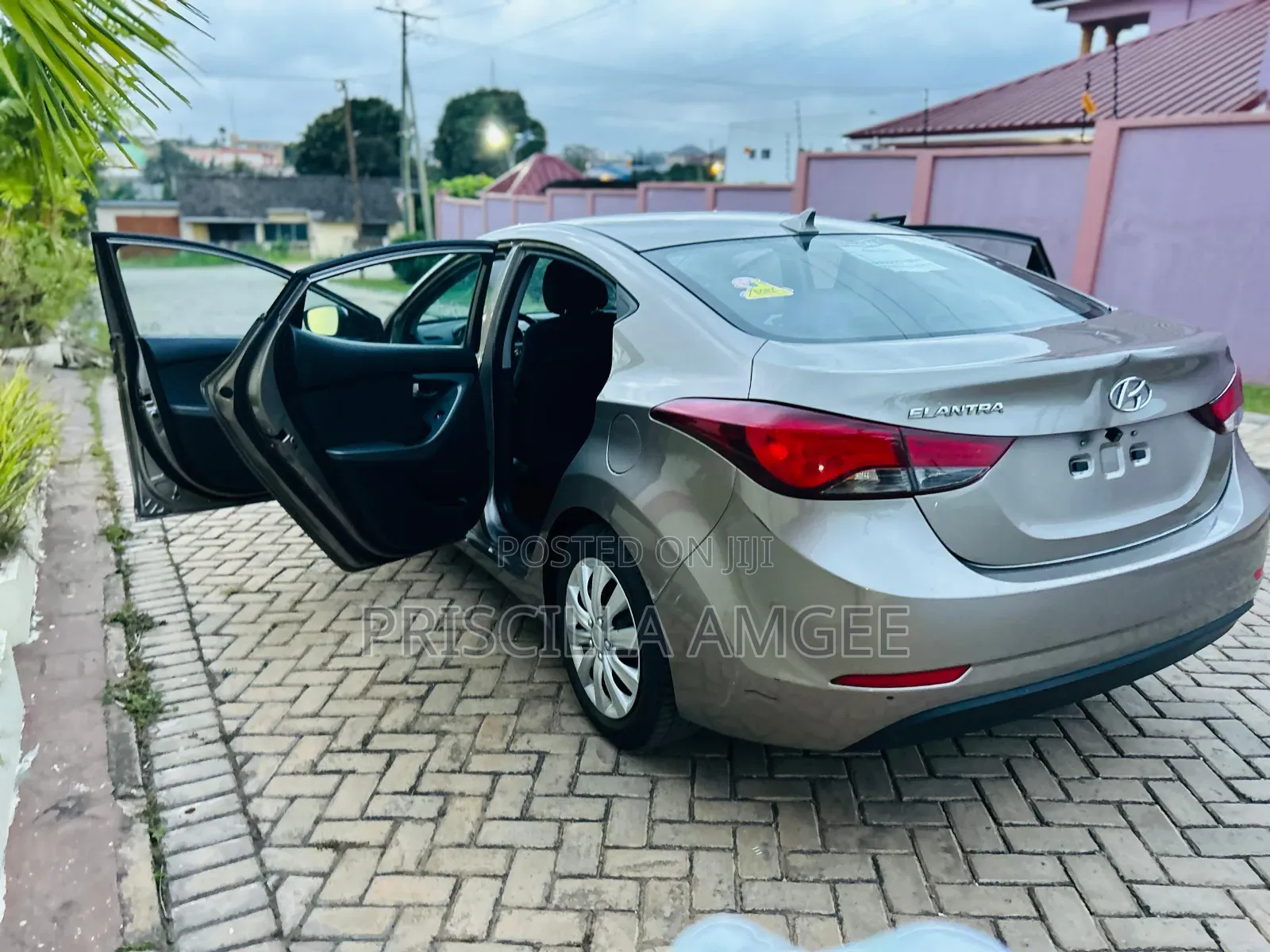 Hyundai Elantra 2015 Gold