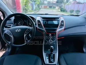 Hyundai Elantra 2015 Gold