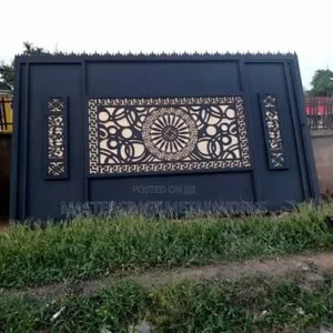 Metal Gate Main
