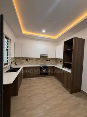 3bdrm House in Bronko Housing, Coca Cola for rent