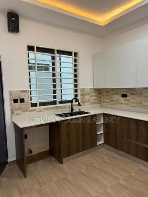 3bdrm House in Bronko Housing, Coca Cola for rent