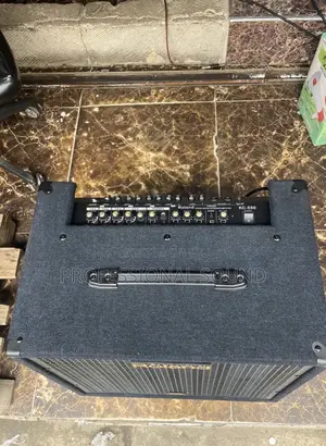 Roland Kc-550 Stereo Mixing Keyboard Amplifier.