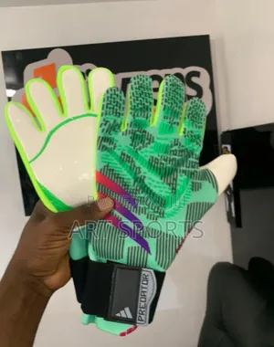Predator Goalkeepers Gloves