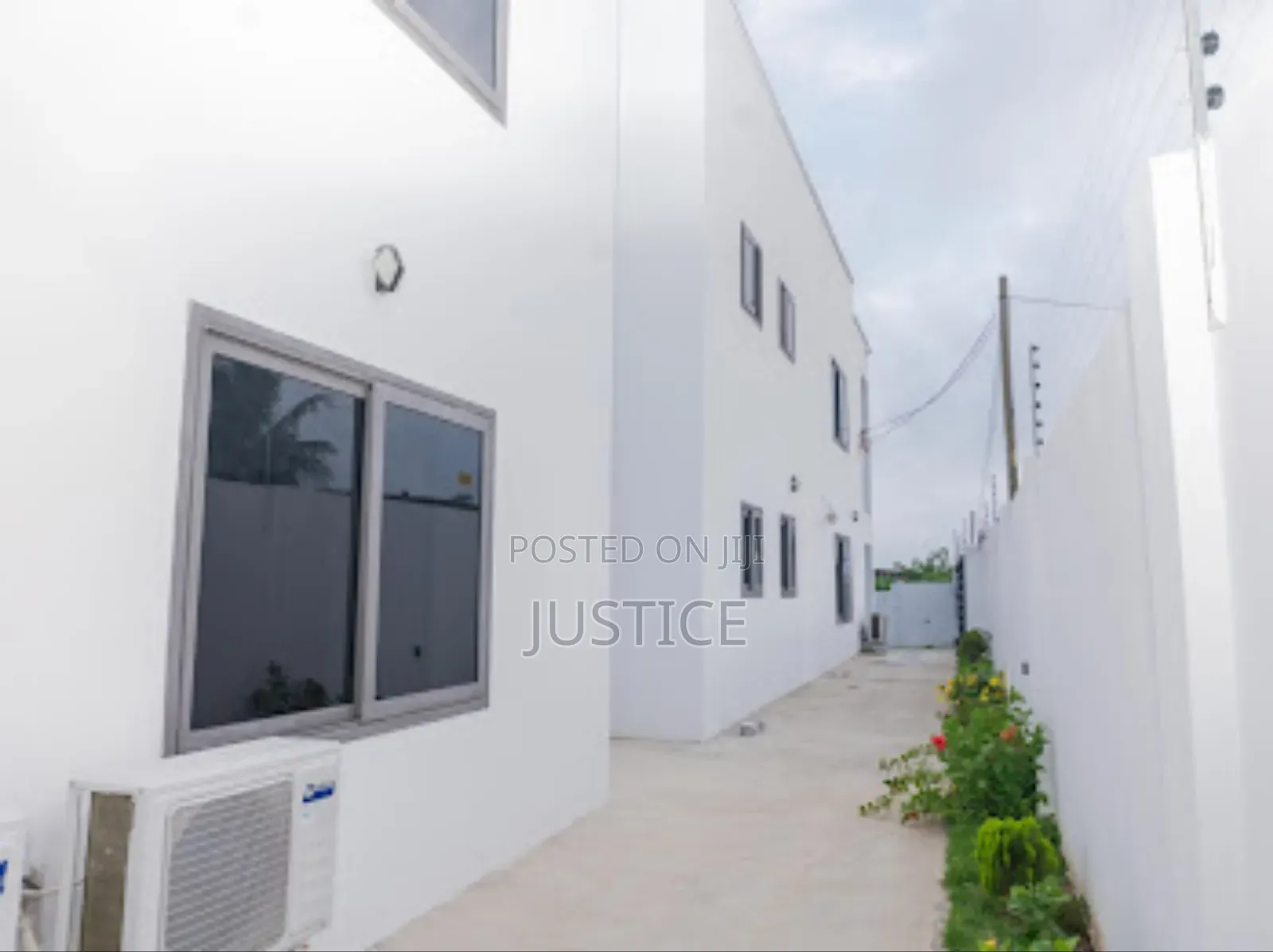 5bdrm House in Kokrobitey, Kasoa for sale