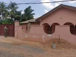 5bdrm House in Housing Down, Adenta for sale