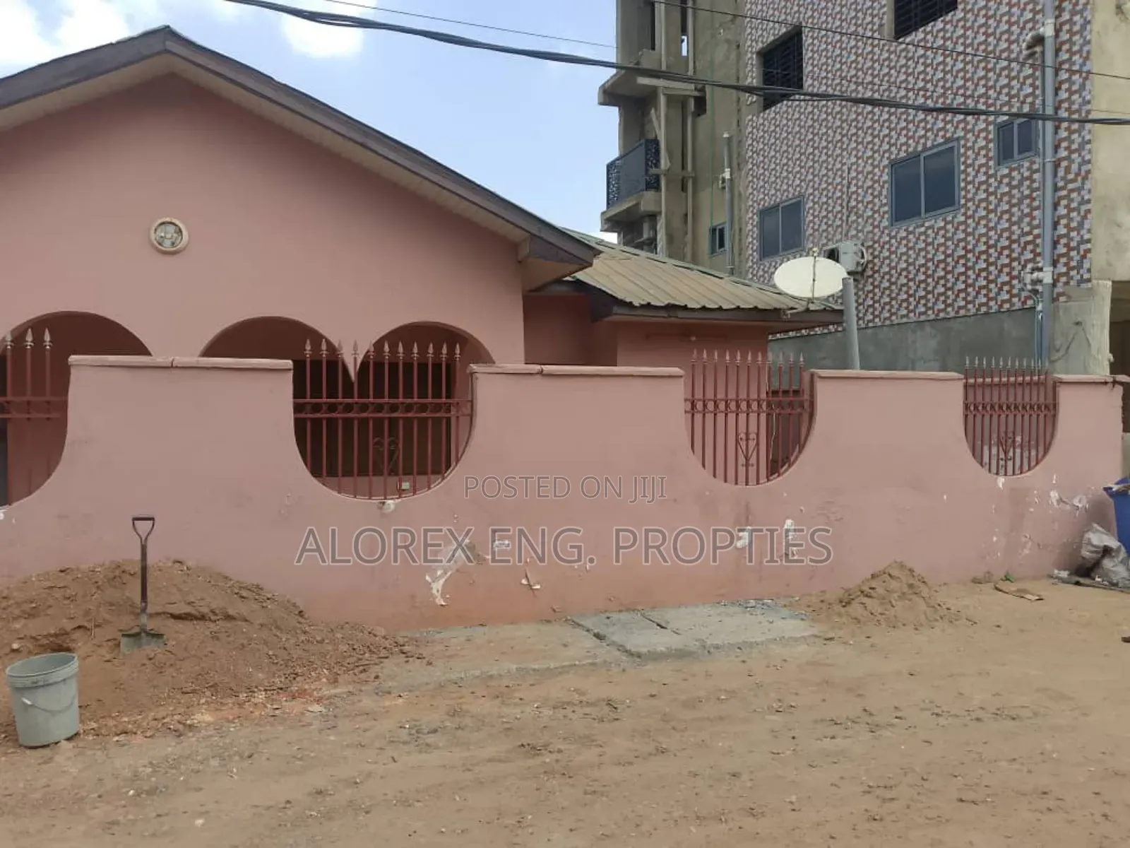 5bdrm House in Housing Down, Adenta for sale