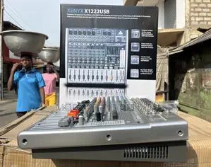 Behringer Henyh X1222usb