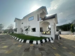 6bdrm House in 6 Bedroom House  2 for rent