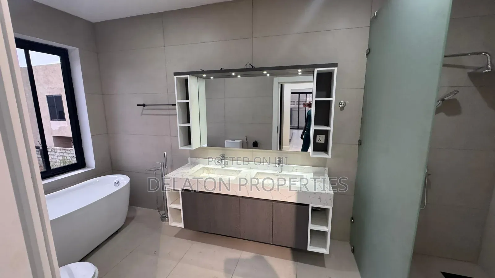 5bdrm House in Manet Court for sale