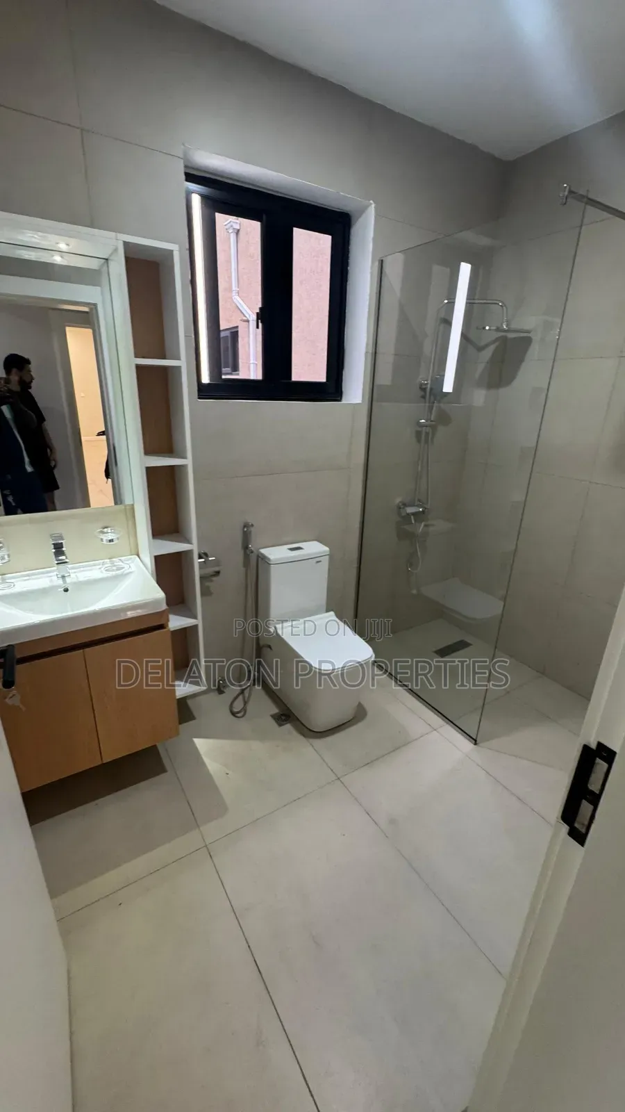 5bdrm House in Manet Court for sale