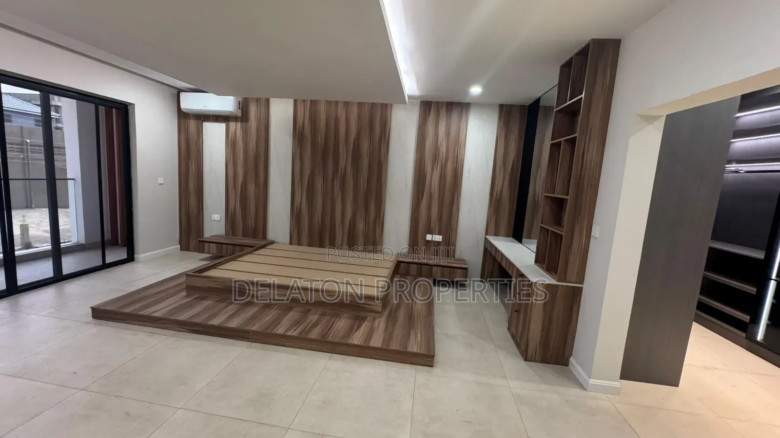 5bdrm House in Manet Court for sale