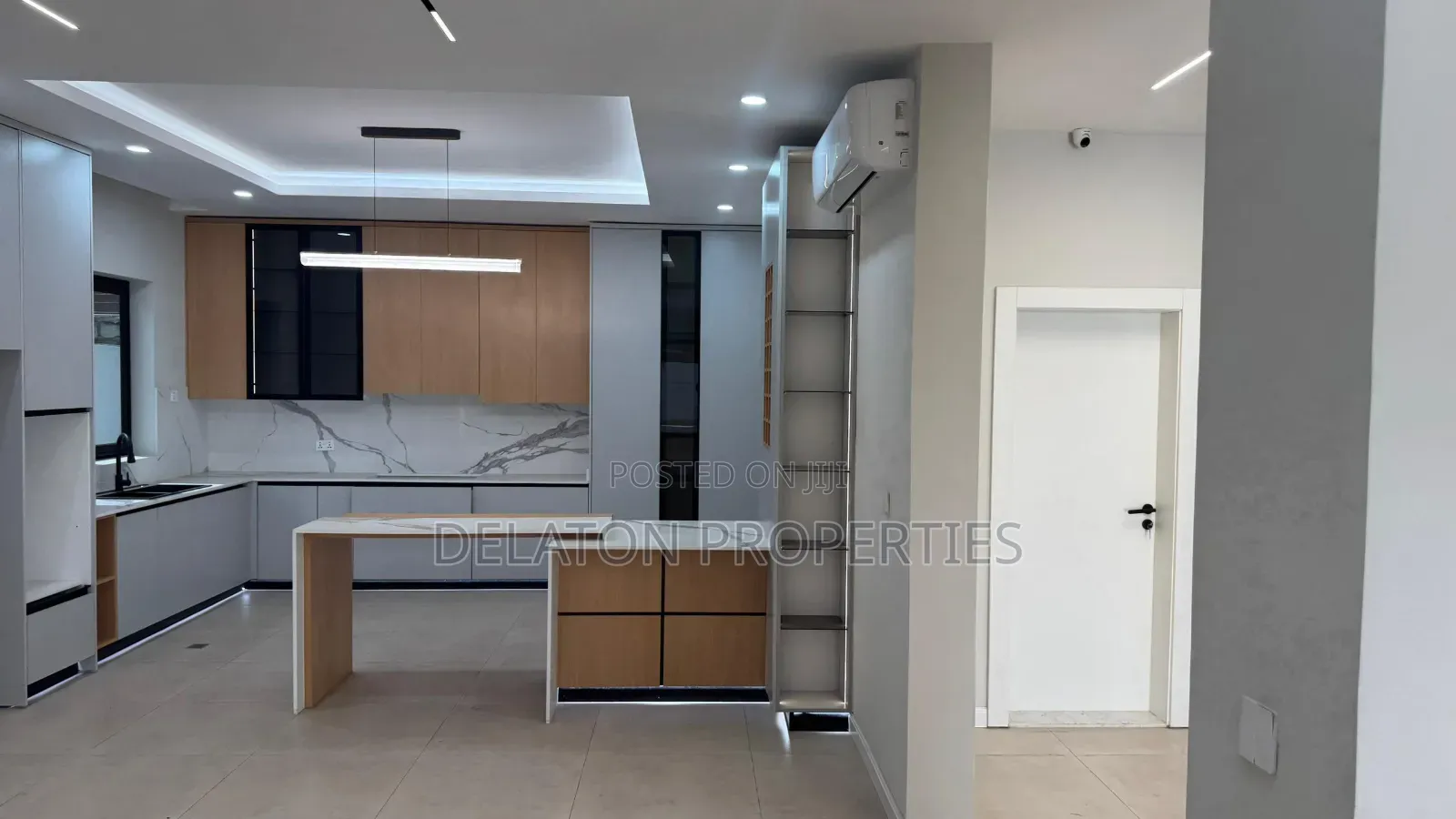 5bdrm House in Manet Court for sale