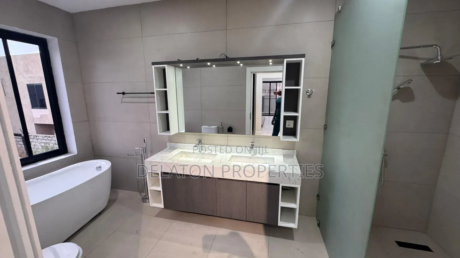 5bdrm House in Manet Court for sale
