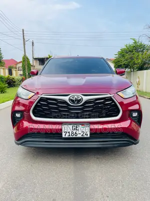 Toyota Highlander XLE AWD 2023 Red