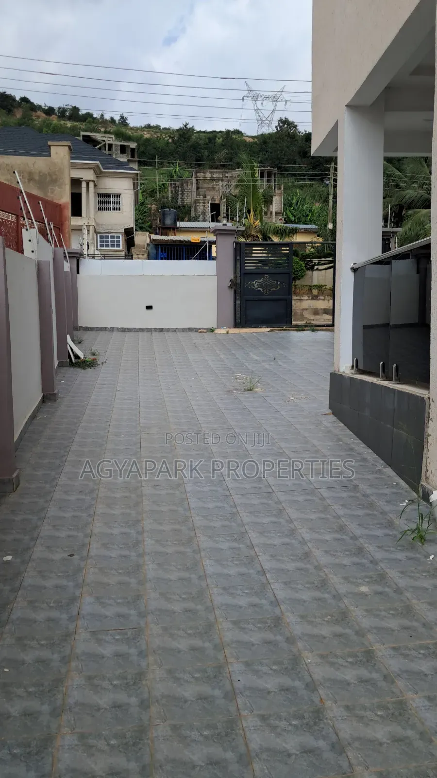 7bdrm House in Kwabenya, Pokuase for sale