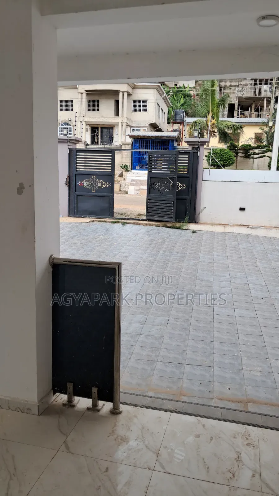 7bdrm House in Kwabenya, Pokuase for sale