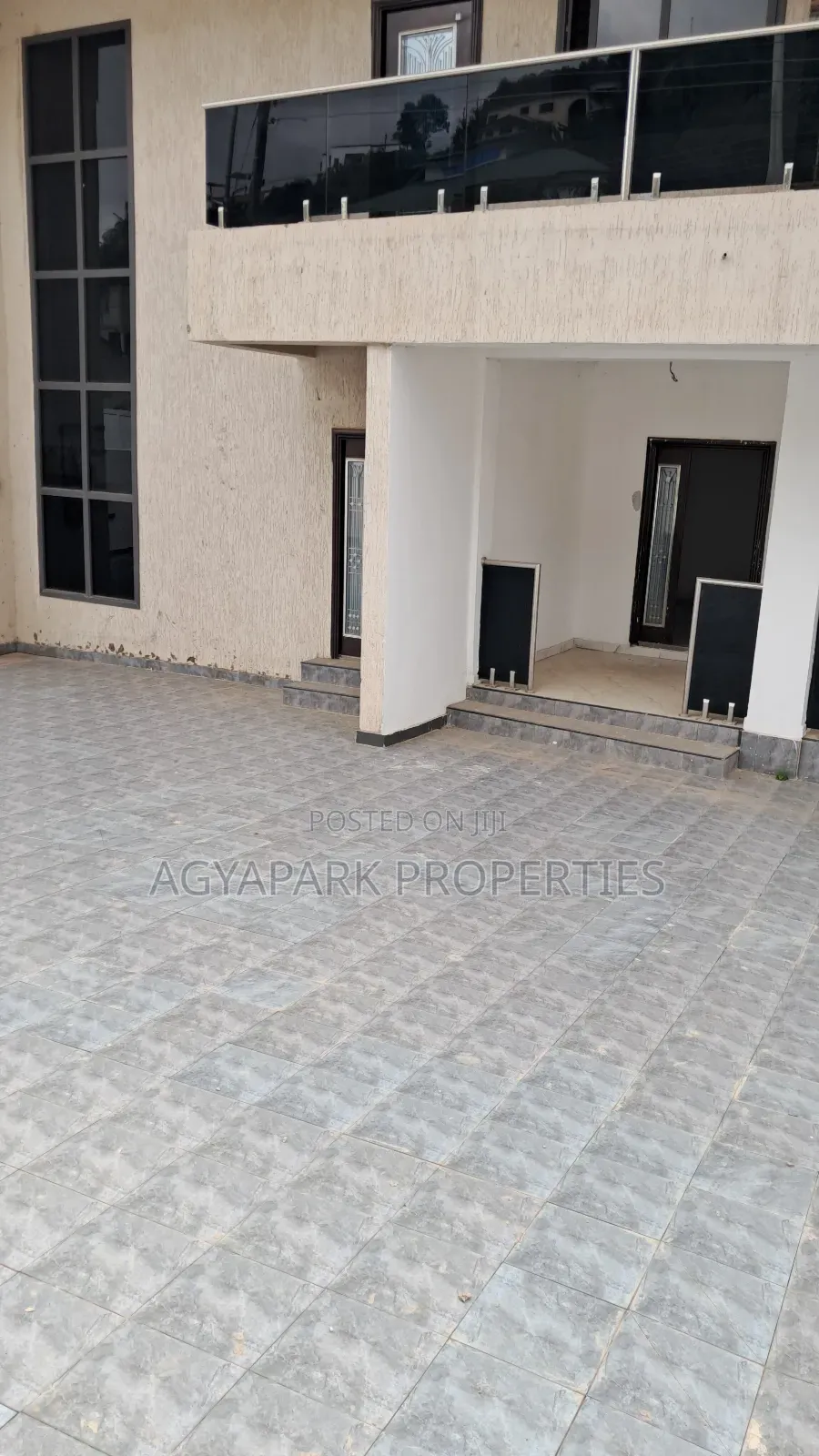 7bdrm House in Kwabenya, Pokuase for sale