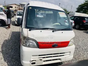 Subaru Mini 2005 White