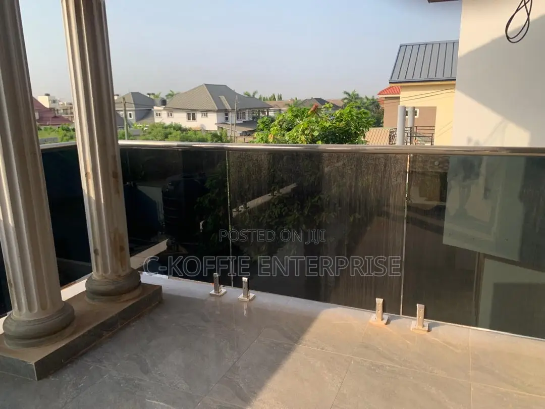 Furnished 8bdrm House in Tema Com 25 for rent