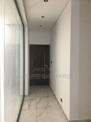 Furnished 8bdrm House in Tema Com 25 for rent