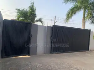 Furnished 8bdrm House in Tema Com 25 for rent