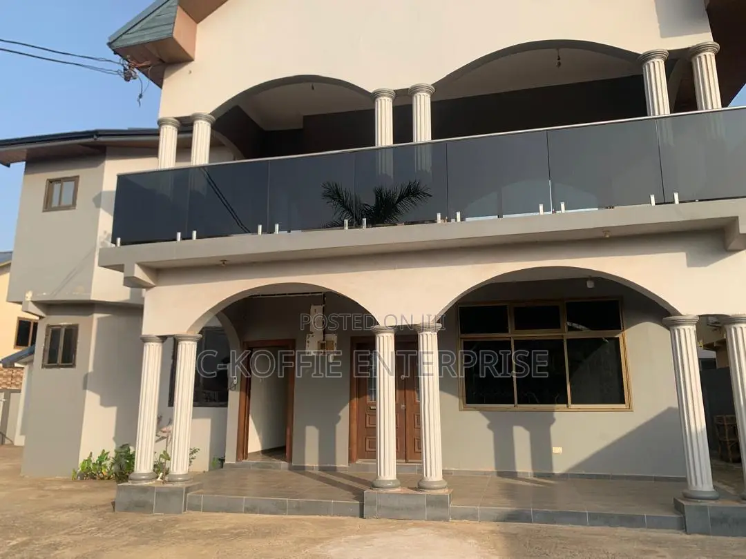 Furnished 8bdrm House in Tema Com 25 for rent