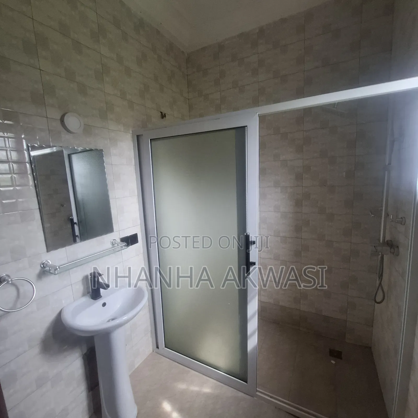 3bdrm Apartment in Klagon, Tema Metropolitan for rent