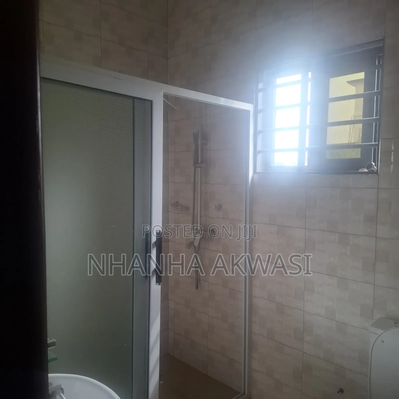 3bdrm Apartment in Klagon, Tema Metropolitan for rent