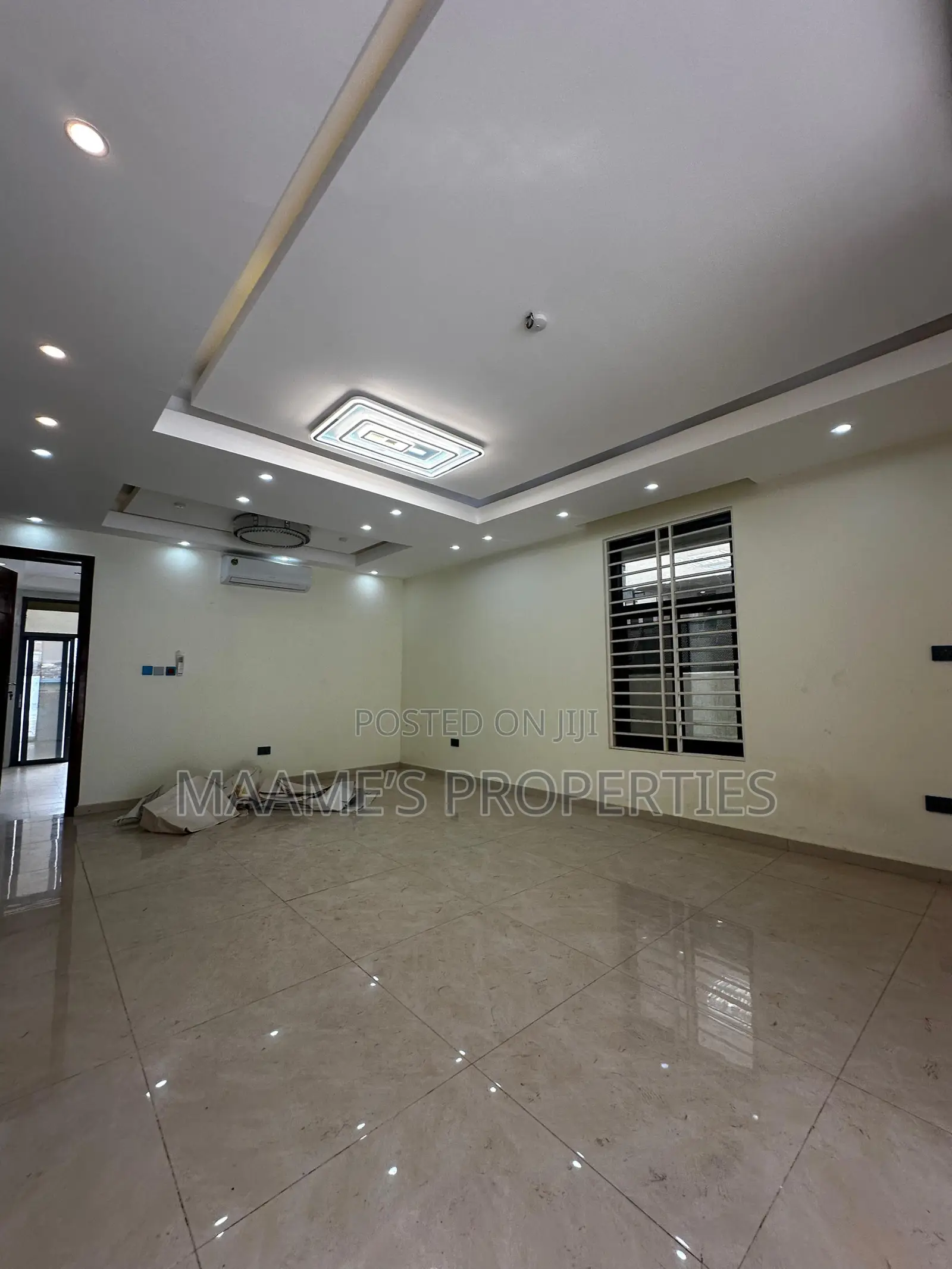 4bdrm Duplex in West Hills Mall Area for sale