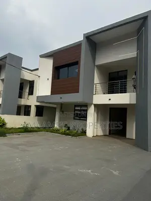 4bdrm Duplex in West Hills Mall Area for sale