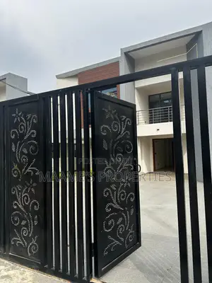 4bdrm Duplex in West Hills Mall Area for sale