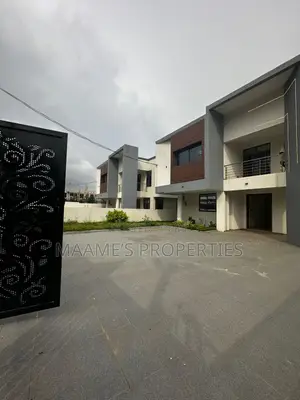 4bdrm Duplex in West Hills Mall Area for sale