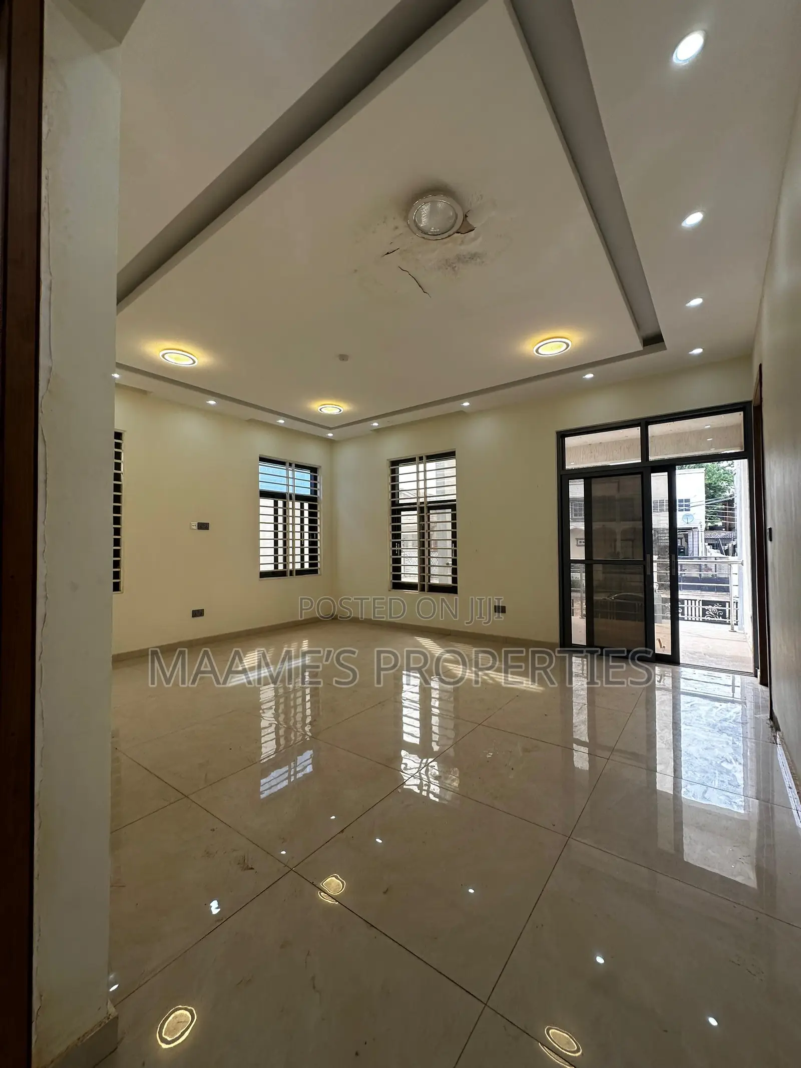 4bdrm Duplex in West Hills Mall Area for sale