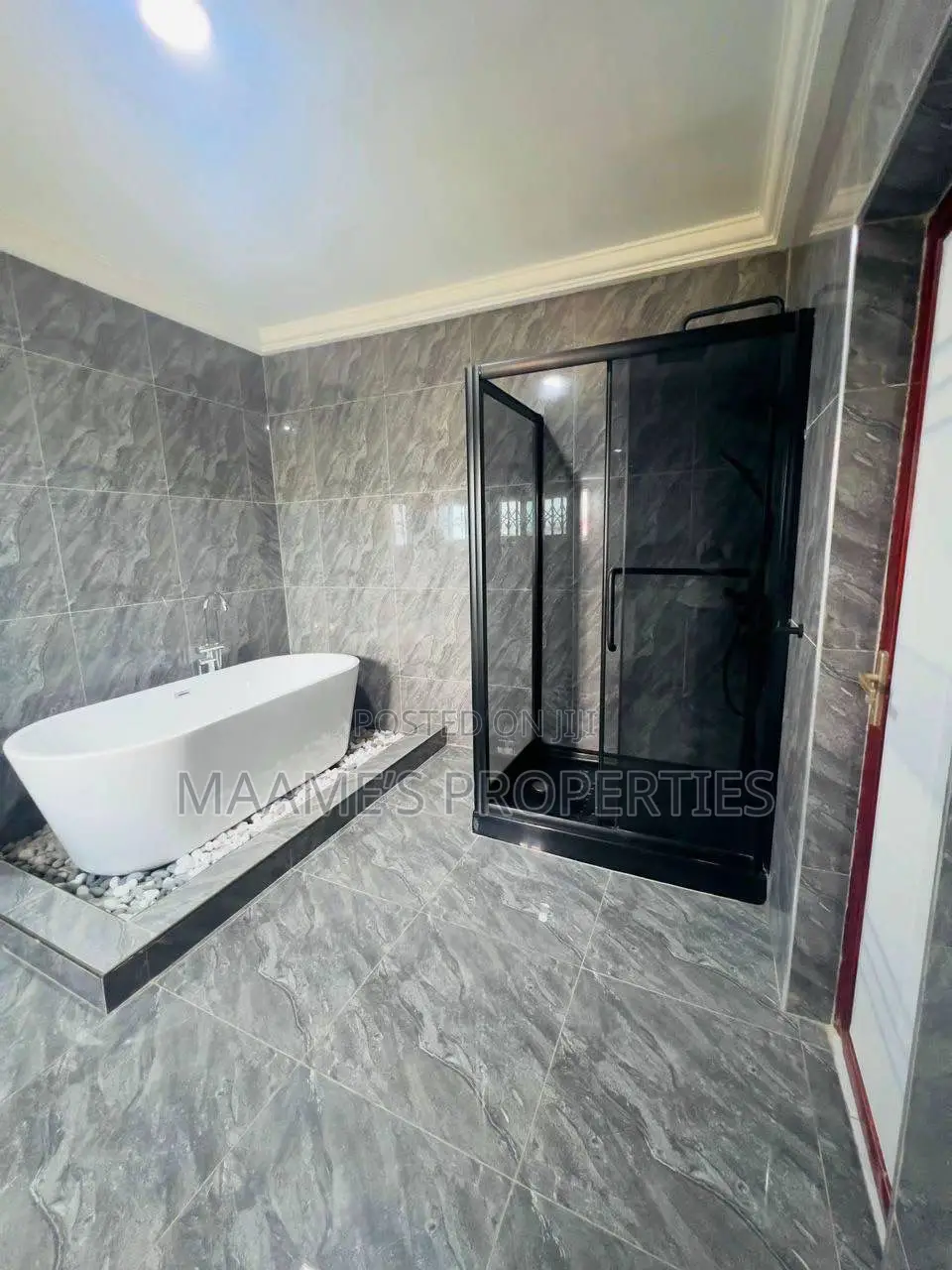 4bdrm Duplex in Bortiano for sale