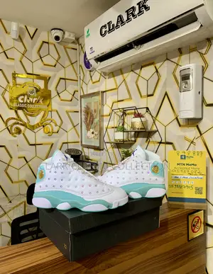 Air Jordan 13 Aurora Green