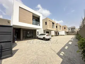 3bdrm Townhouse/Terrace in Community 25, Tema Metropolitan for sale