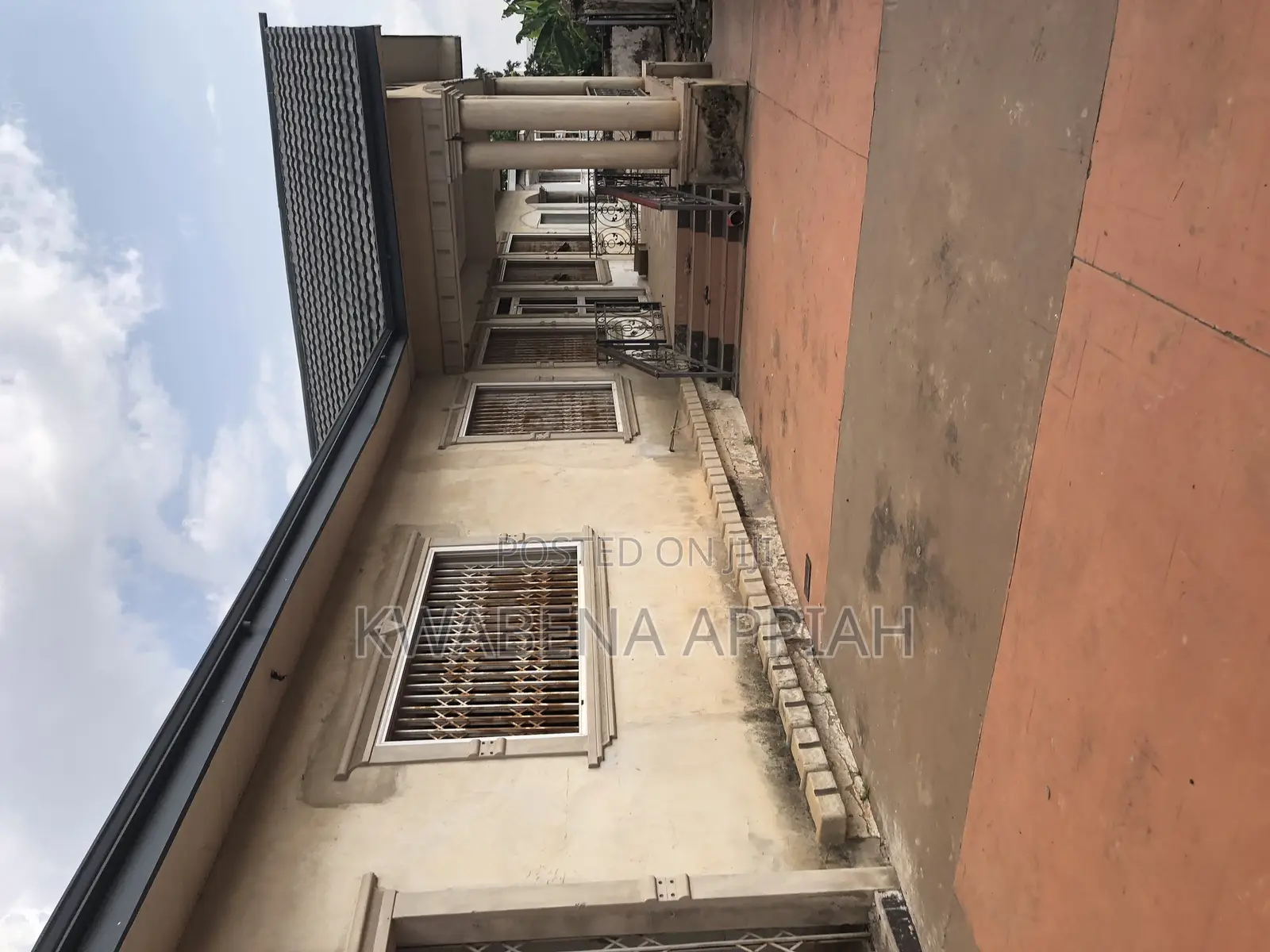 15bdrm House in Mark Estate At, Kumasi Metropolitan for sale