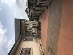15bdrm House in Mark Estate At, Kumasi Metropolitan for sale