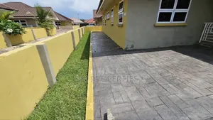 4bdrm House in Dki Properties, Adenta for rent