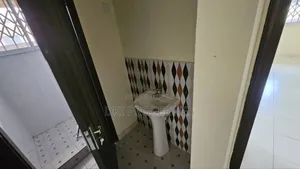 4bdrm House in Dki Properties, Adenta for rent