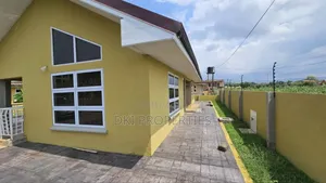 4bdrm House in Dki Properties, Adenta for rent