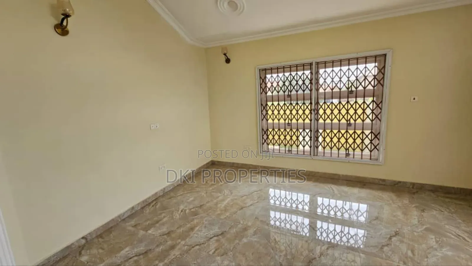 4bdrm House in Dki Properties, Adenta for rent