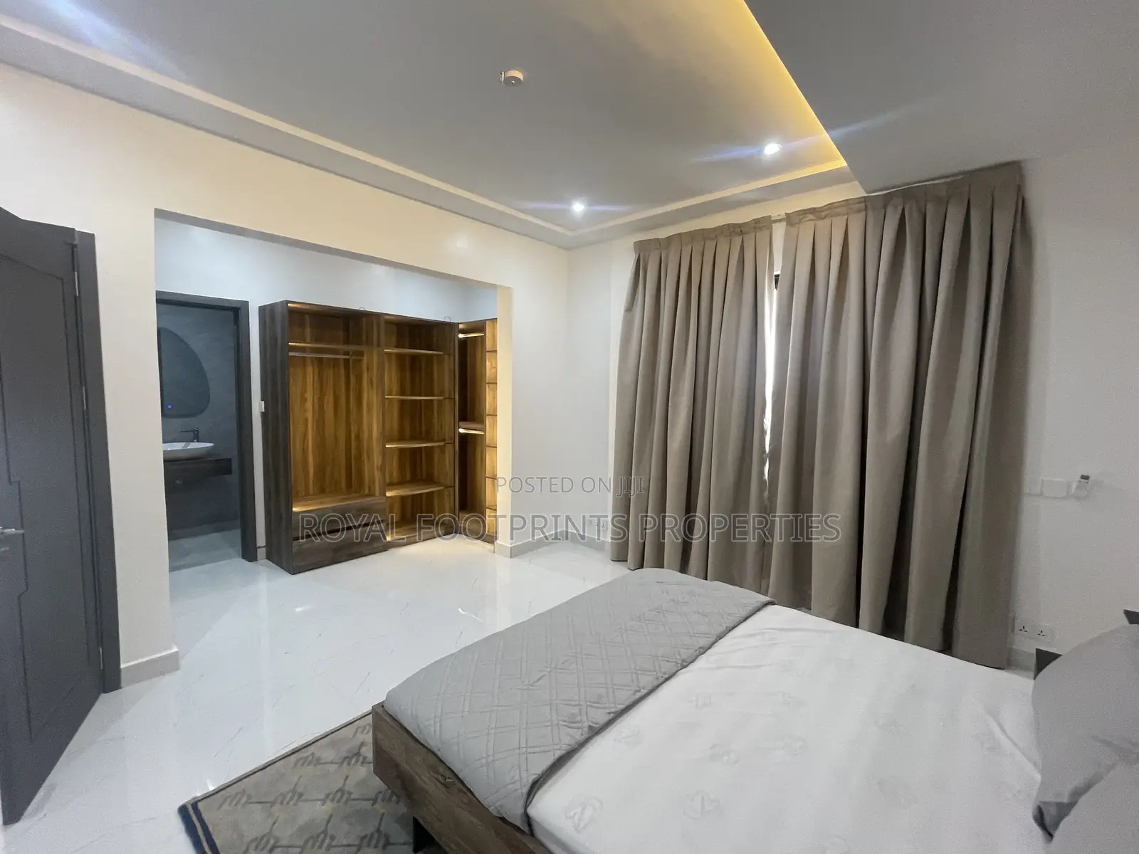 Furnished 4bdrm House in Luxelooks Properties, East Legon for sale