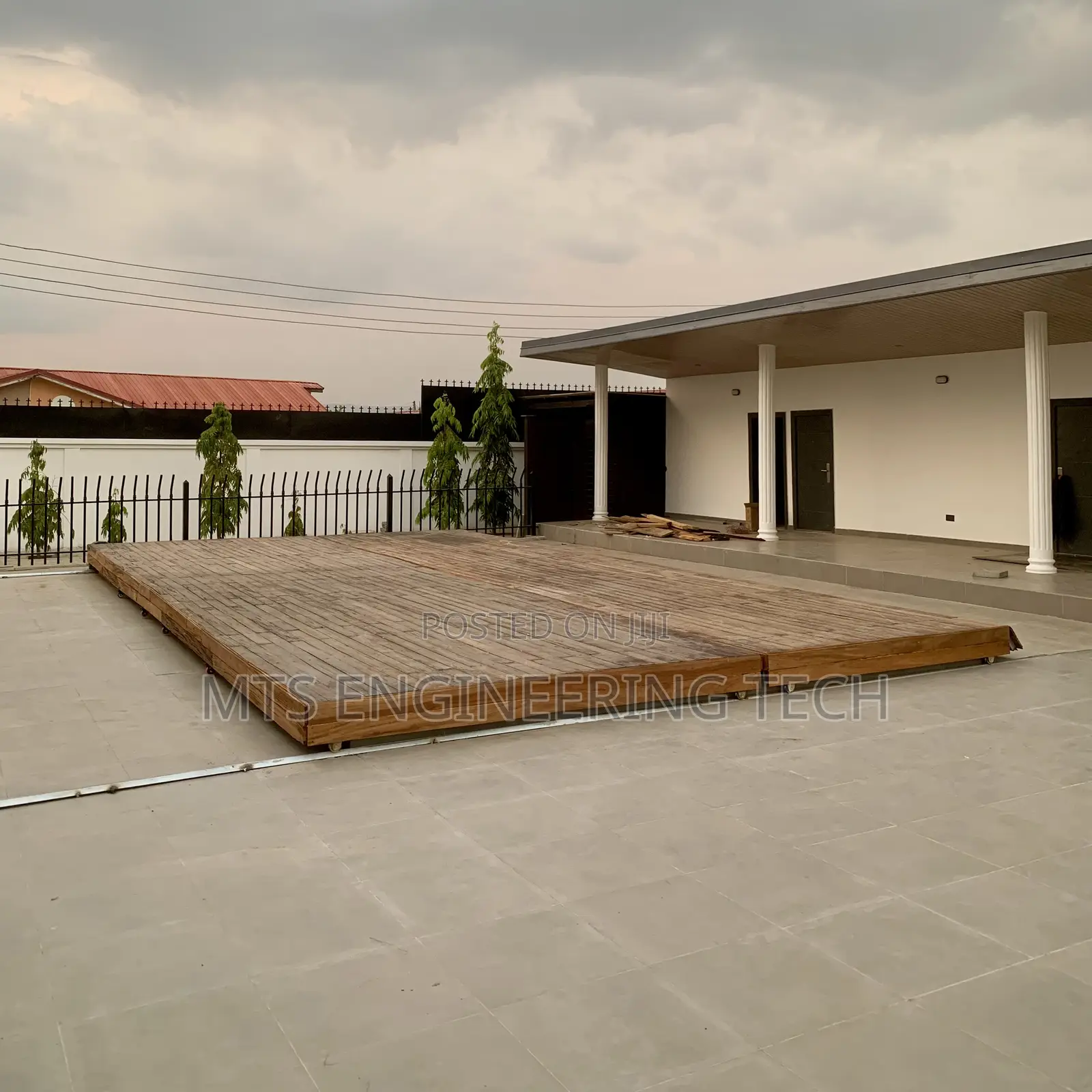 Bi-Slide Automated Pool Cover – Strong, Safe Modern