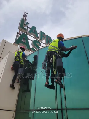 Glass Facade Cleaners