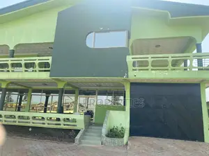 9bdrm House in Sakumono for rent