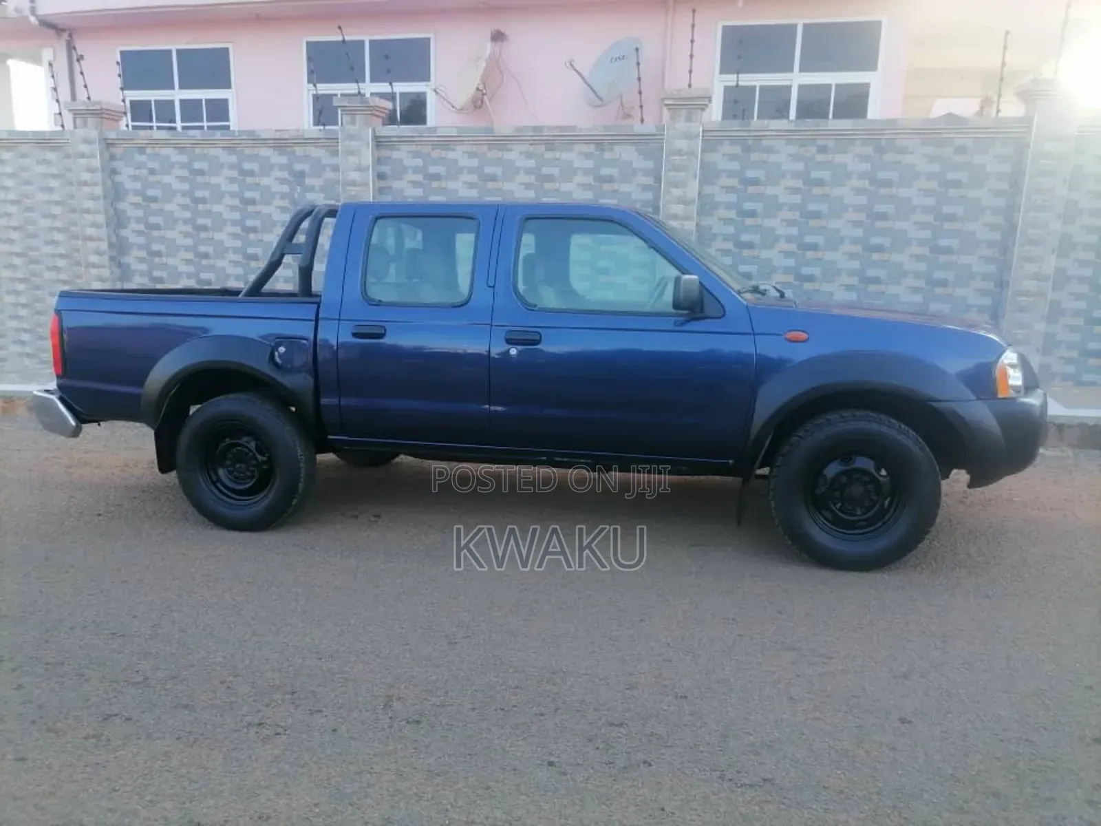Nissan Hardbody 2010 Blue