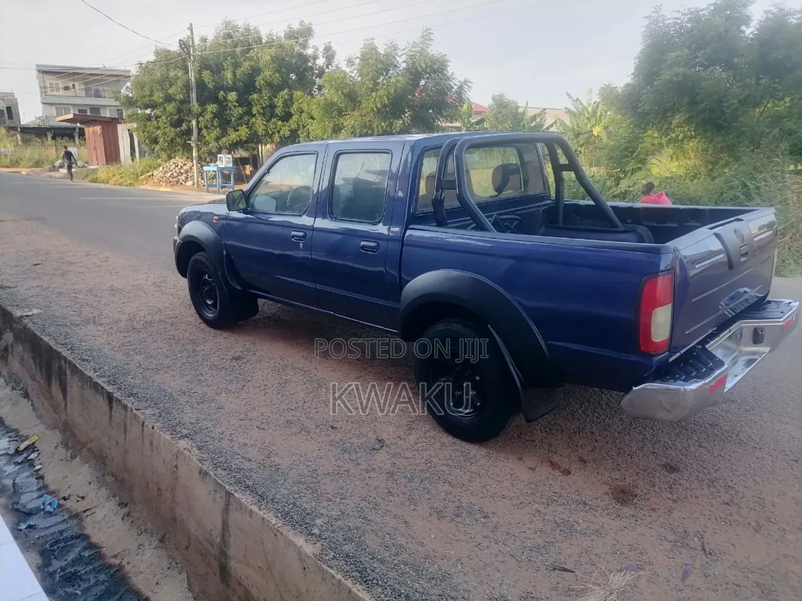 Nissan Hardbody 2010 Blue