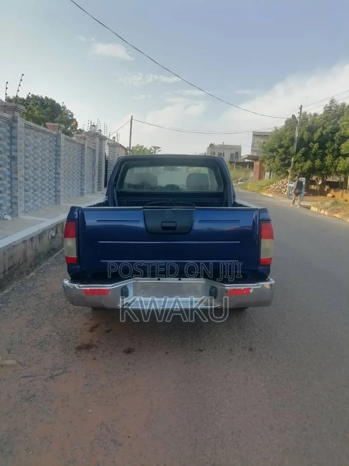 Nissan Hardbody 2010 Blue