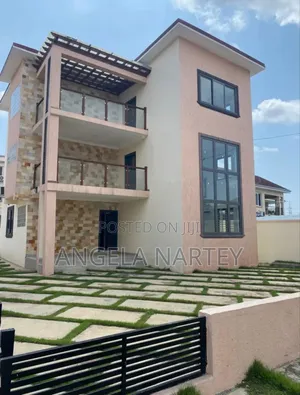 4bdrm House in Achimota for sale